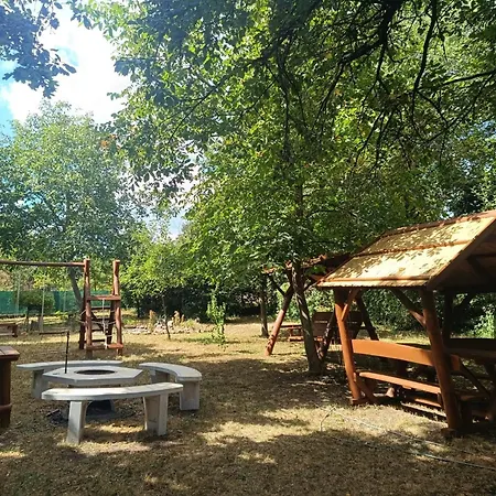 Mikola Vendeghaz, 3* Pálosvörösmart